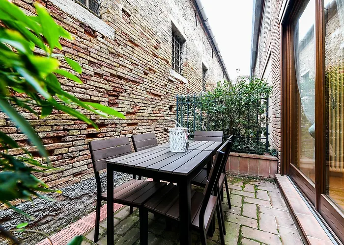 Bluesky - Cannaregio Court Of Venice By Wonderful Italy